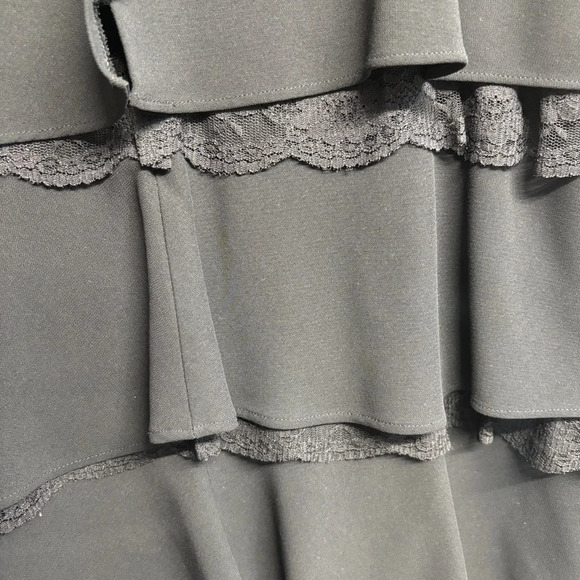 Liz Claiborne Tiered Dress Black 12 Lace MIDI - Picture 3 of 7